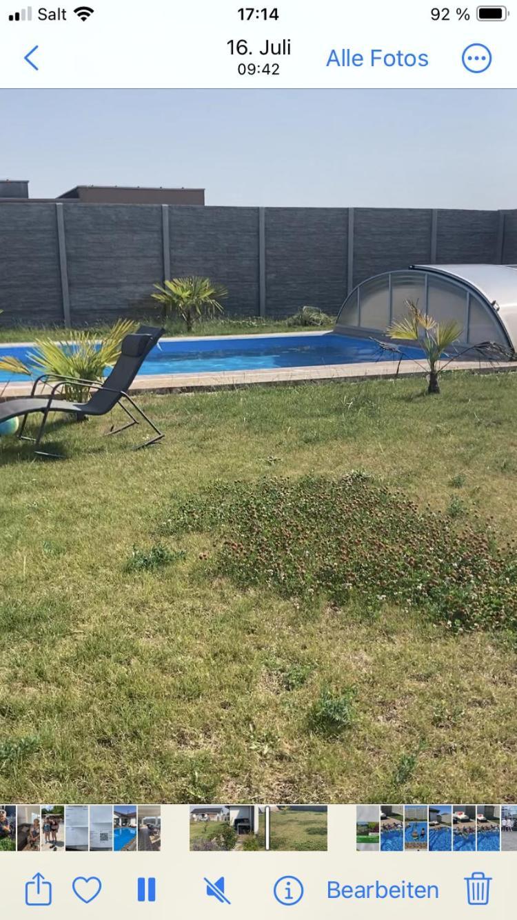 5 Izbovy Samostatny Stojaci Rodinny Dom S Podkrovim A Velkou Zahradou So Sezonnym Bazenom, Celorocnou Saunou A Virivkou-Momentalne Pokazena- Od Augusta Bude Nova Na Dovolenku A Oddych Topolniky Bagian luar foto